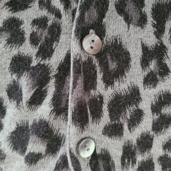 Van Heusen cheetah animal print cardigan sweater - Picture 5 of 6